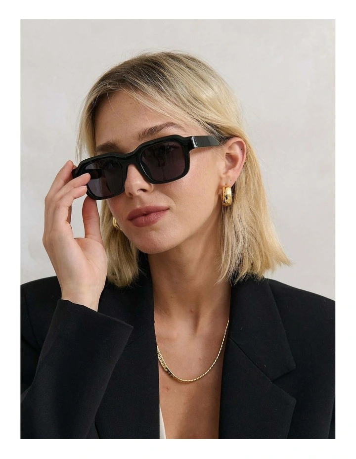 Goutte Angular Sunglasses - Black image 7