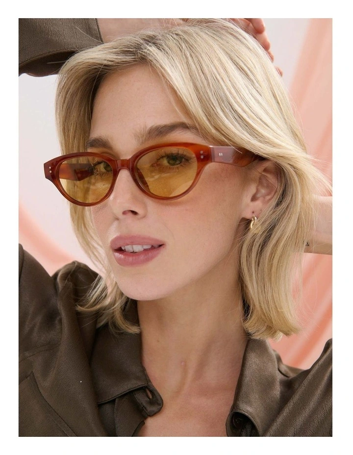 Megan Oval Frame Sunglasses - Tort image 4