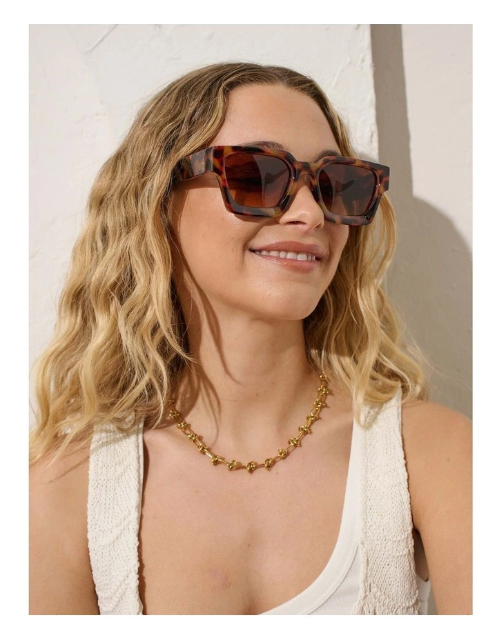 Jury Rectangular Sunglasses - Dark Tortoise Shell image 4