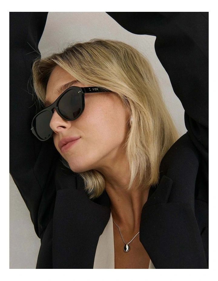 Blanc Round Frame Sunglasses - Black image 4