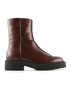 Parker Flat Ankle Boots in Chestnut Leather