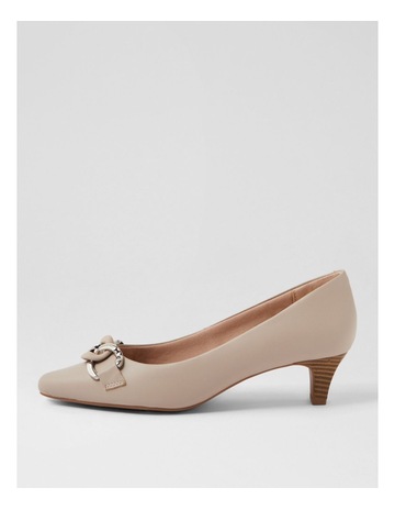 Neutral colour