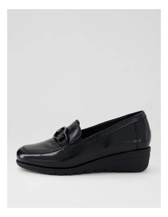 Libras Black Crinkle Patent Leather Heels