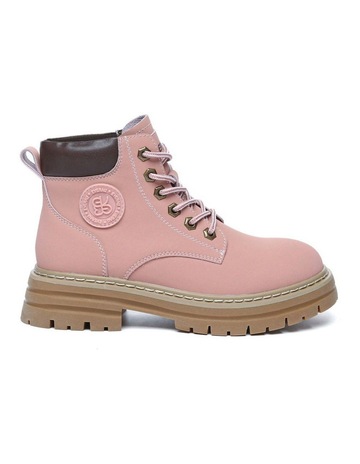 Pink colour