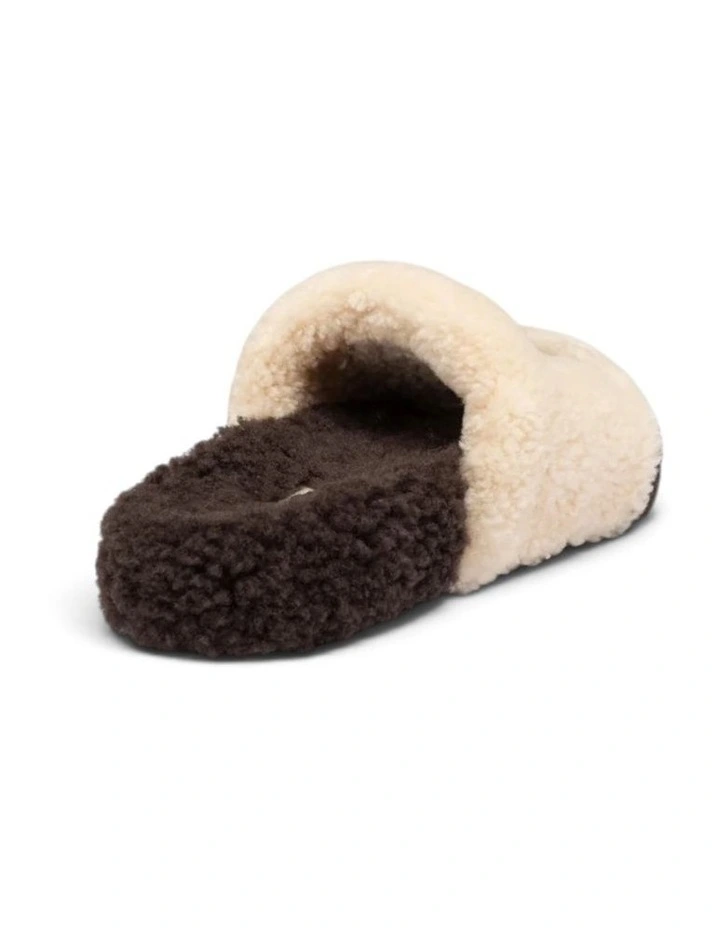 OZWEAR UGG Acacia Shearling Logo Slipper in Cream image 4