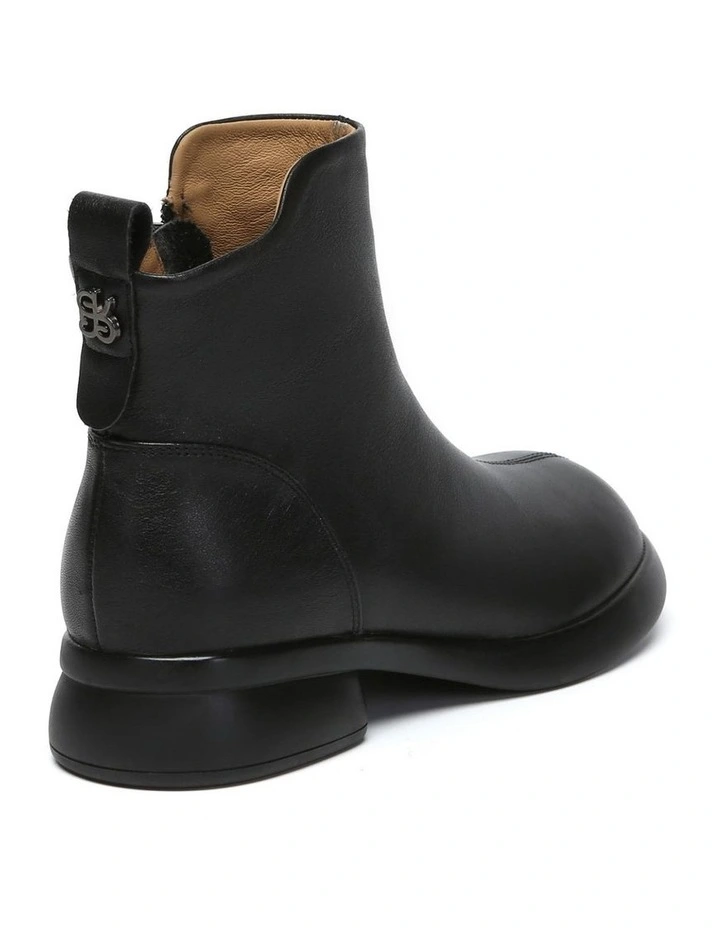 Everau Women Chapple Leather Boots image 3