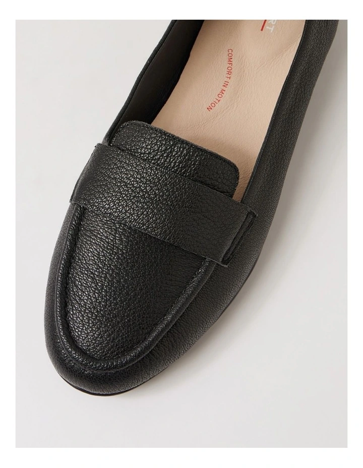 Aven Black Leather Flat Shoes image 4