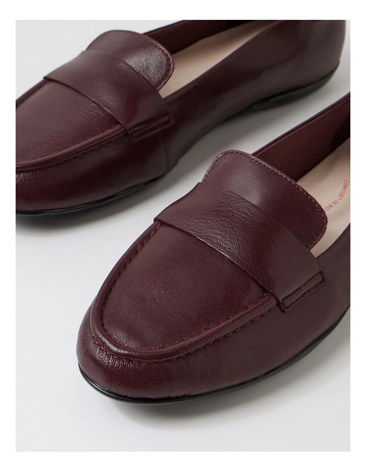 Aven Plum Leather Flat Shoes image 5