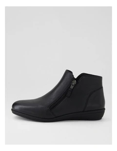 Fallenn Black Leather Ankle Boots