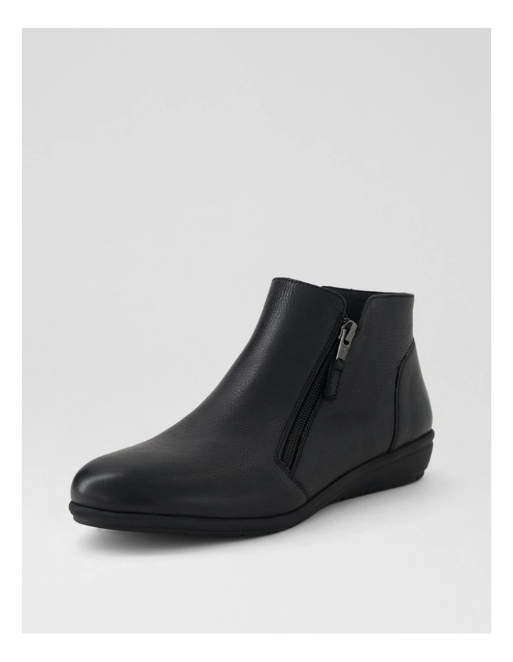 Fallenn Black Leather Ankle Boots image 2