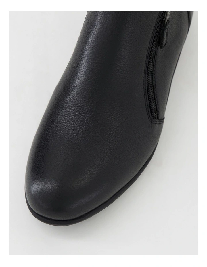 Fallenn Black Leather Ankle Boots image 4