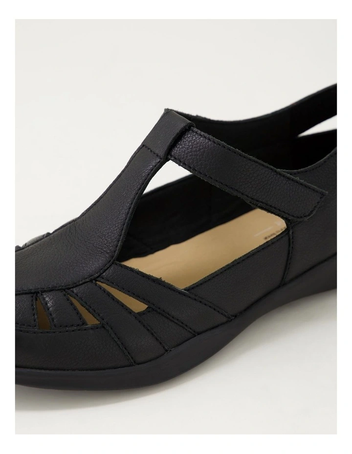 Evanie D Black Leather Flat Shoes image 5