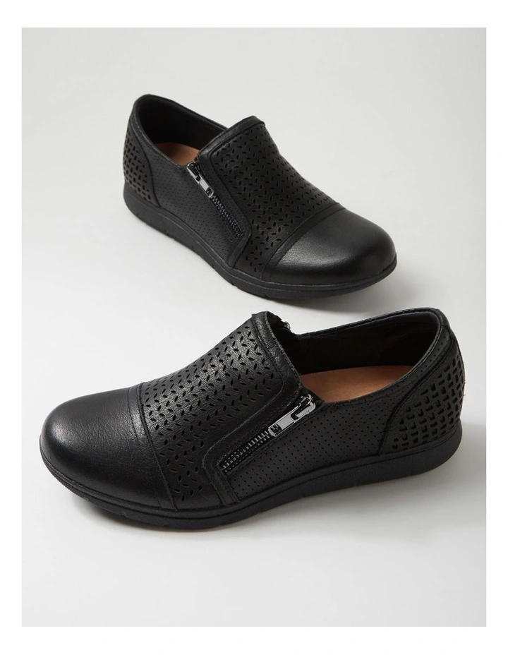 Dallias Black Leather Flat Shoes image 5