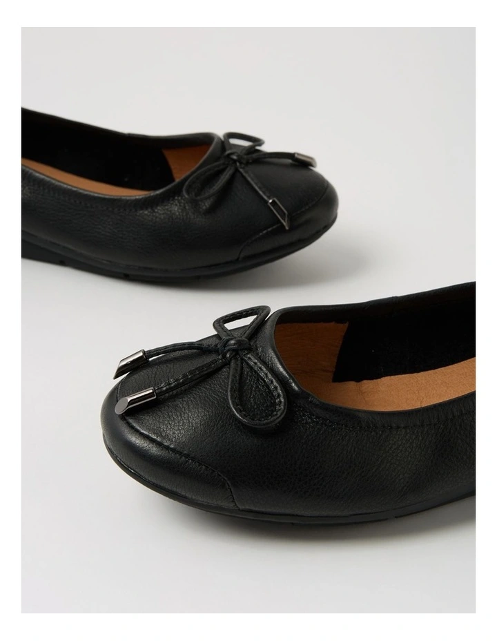Phillipe Black Leather Flat Shoes image 5
