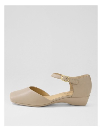 Neutral colour