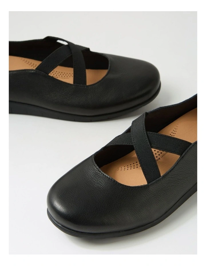 Brookyi Black Wide Fit Leather Flat Shoes image 5