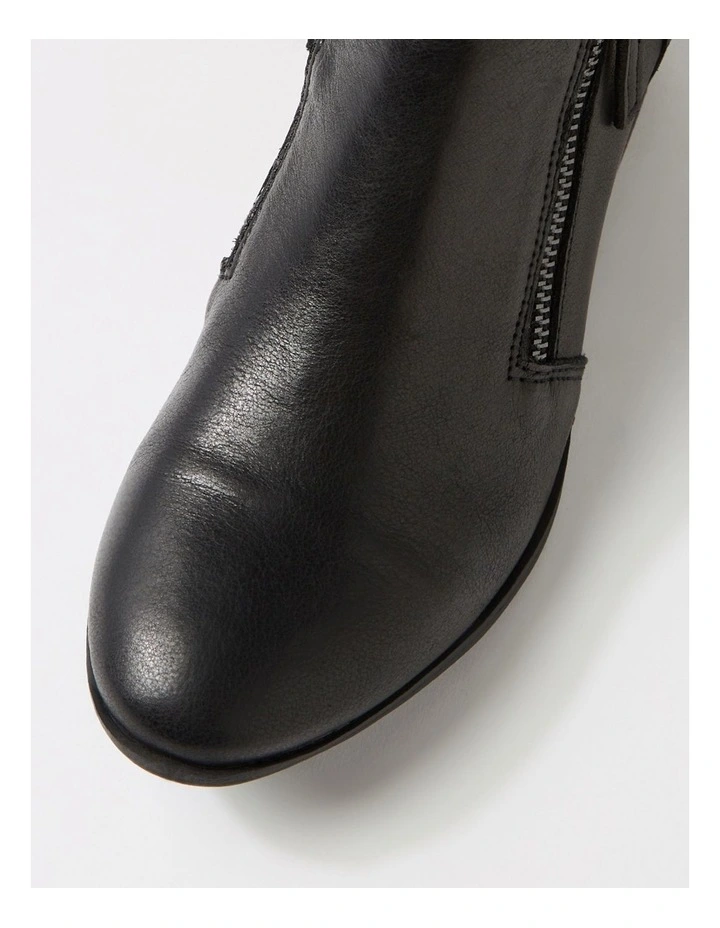 Zoner Black Leather Ankle Boots image 4