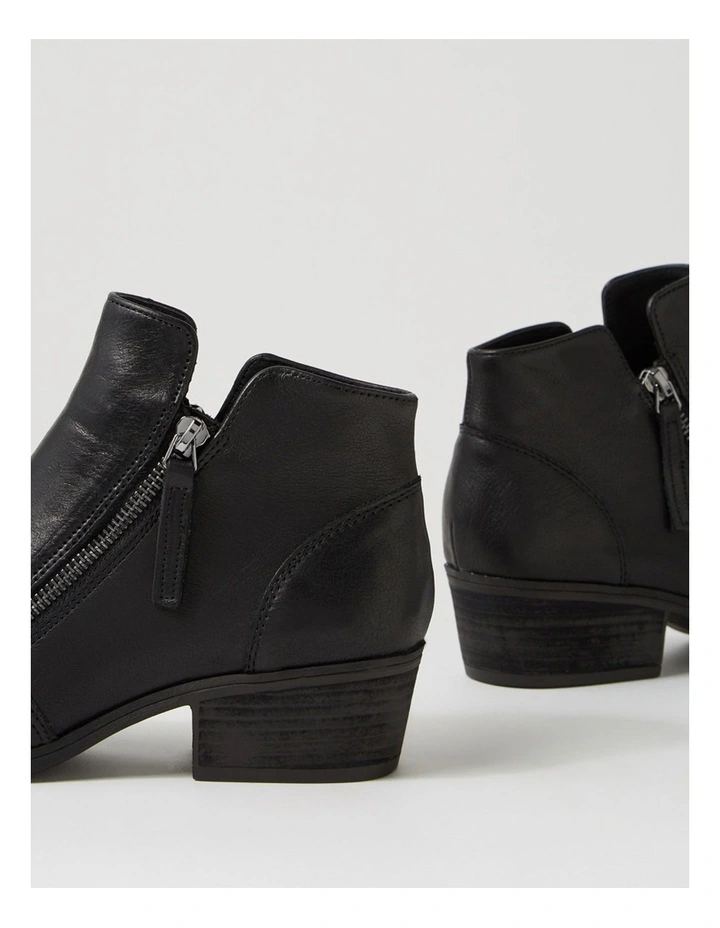 Zoner Black Leather Ankle Boots image 5