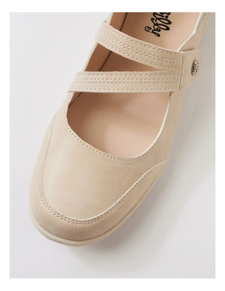 Sultor Almond Flat Shoes image 4