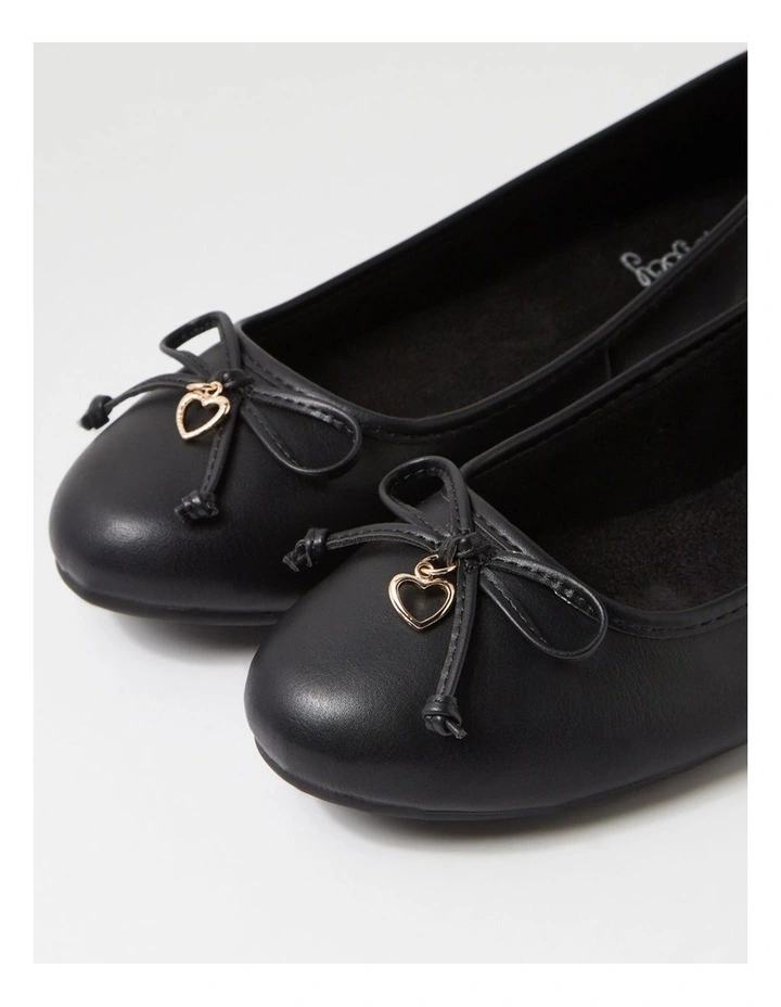 Dreamie Black Flat Shoes image 5