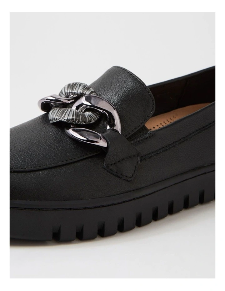 Tesshias Black Leather Flat Shoes image 5