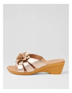Vincenie Pale Rose Gold Leather Sandals