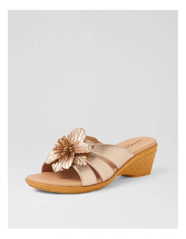 Vincenie Pale Rose Gold Leather Sandals image 2