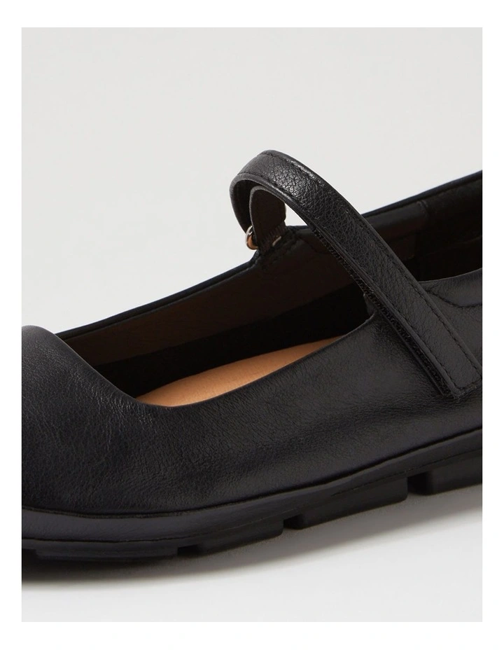Valuable Black Leather Flats image 5