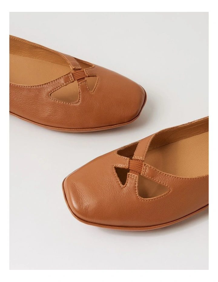 Vickiy Dark Tan Leather Flat Shoes image 5