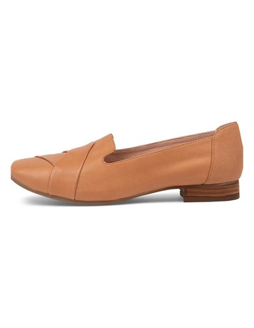 Tan colour