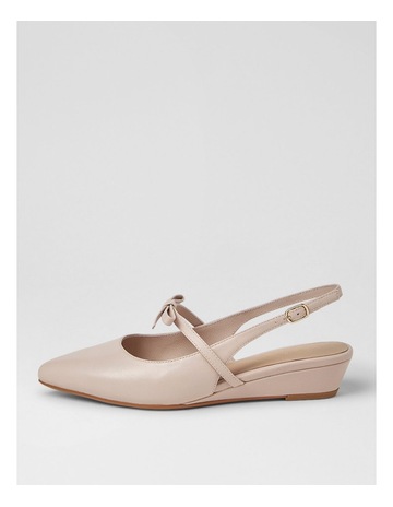Neutral colour