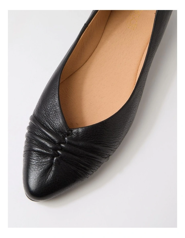Carlas Black Leather Flat Shoes image 4