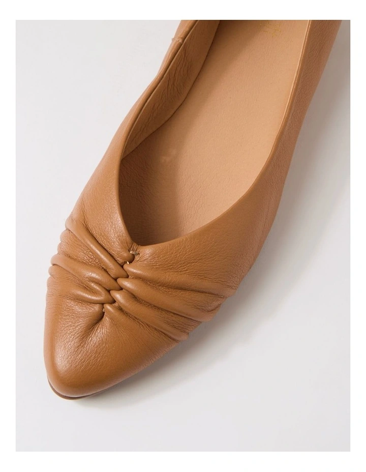 Carlas Dark Tan Leather Flat Shoes image 4