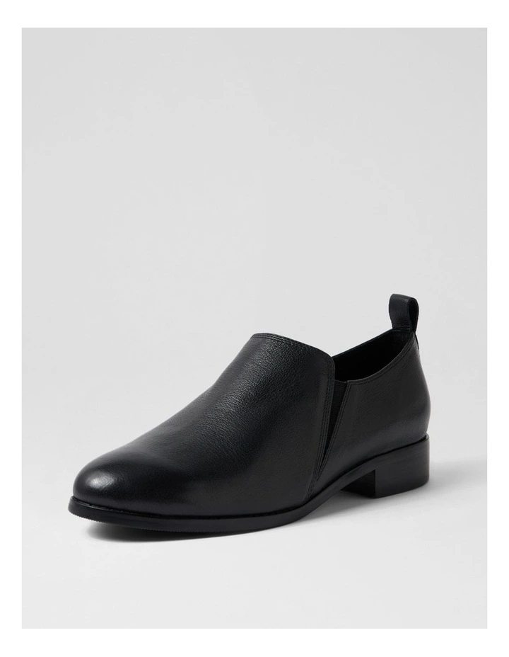 Beamie Black Leather Flat Shoes image 2