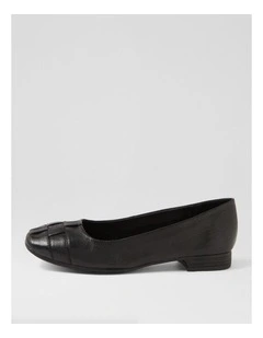 Tylan Black Leather Flat Shoes