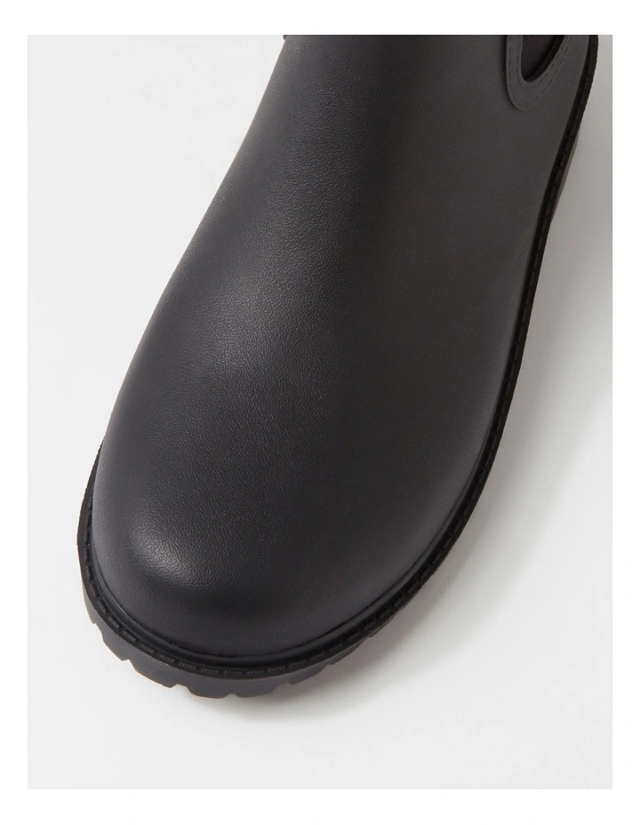 Splashy Black Gumboots image 4