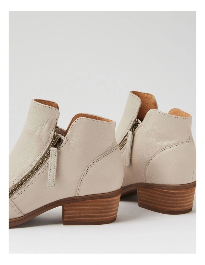 Zoner Almond Natural Leather Ankle Boots image 5