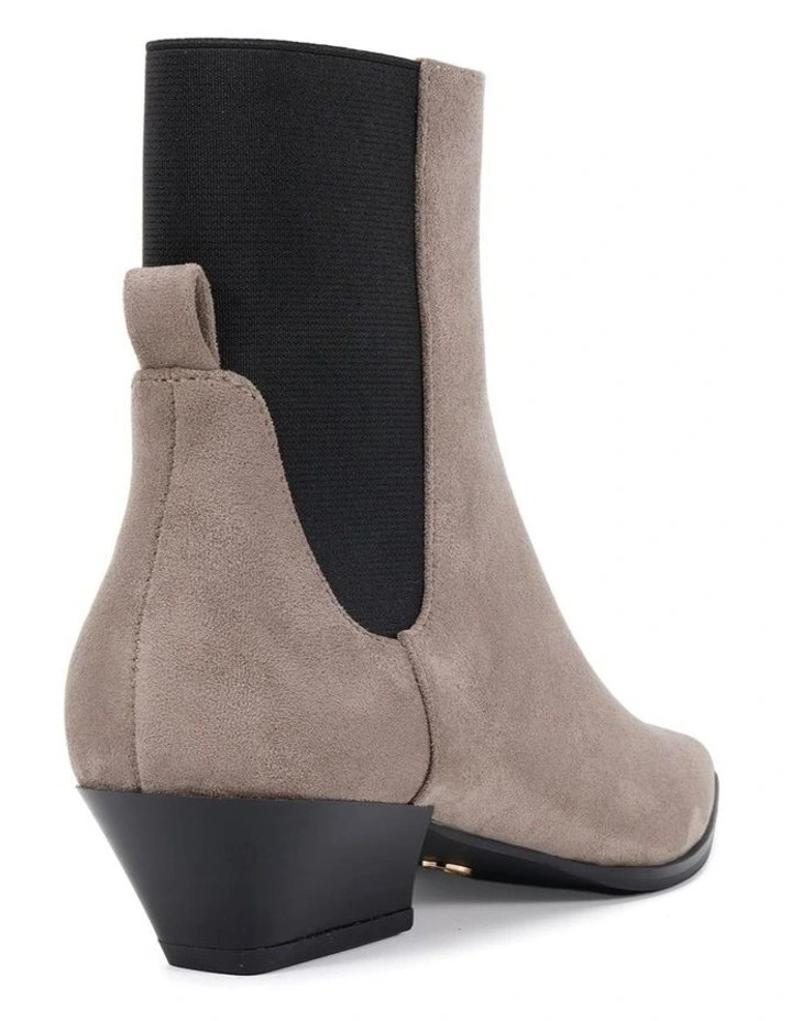 DESTA - Dove Suede image 3