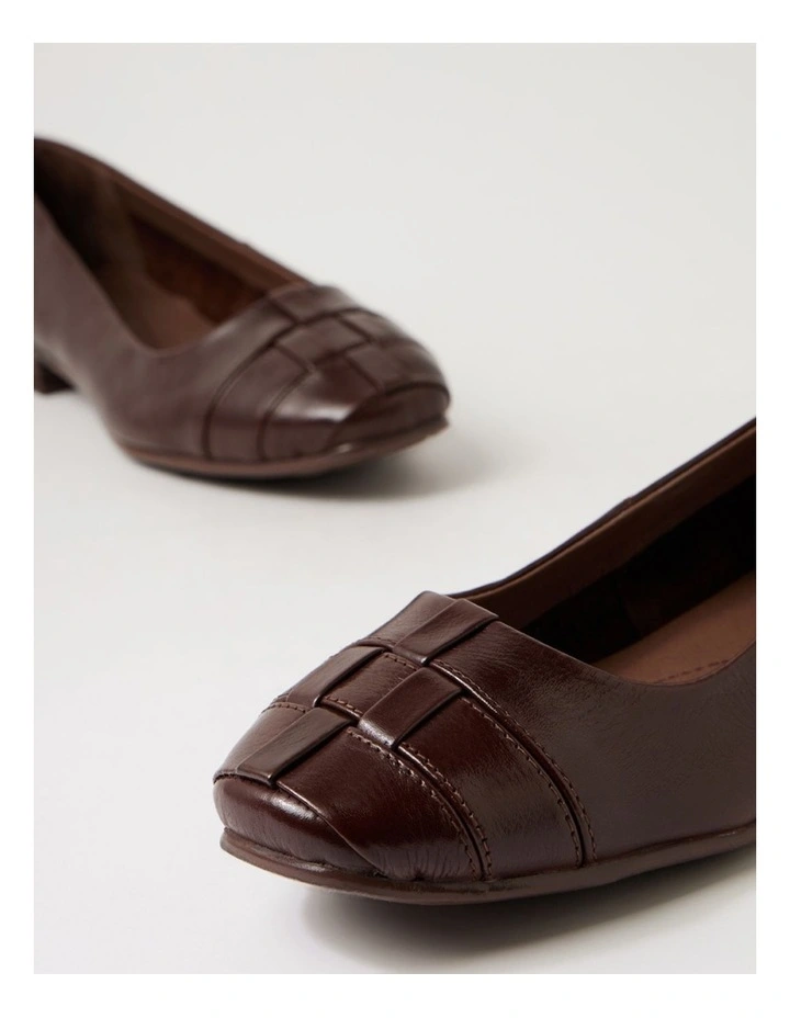 Tylan Choc Leather Flat Shoes image 5