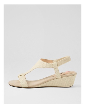 Neutral colour