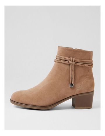 Neutral colour