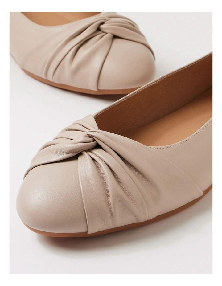 Blackelys Oatmilk Leather Flat Shoes image 5