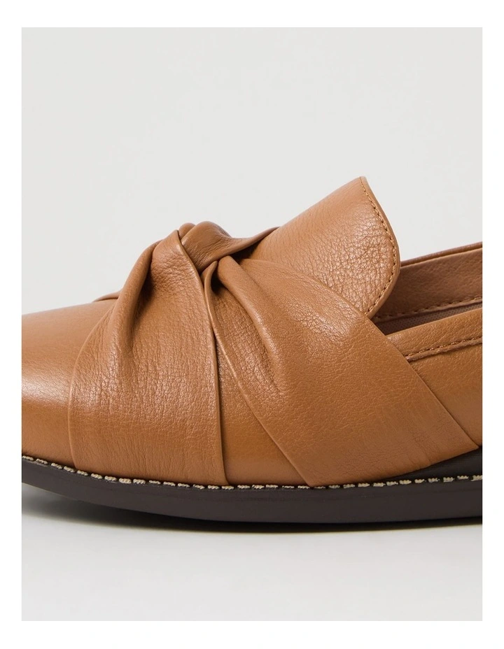 Inies Dark Tan Brown Leather Flat Shoes image 5