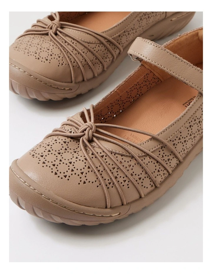 Tayie Taupe Leather Flat Shoes image 5