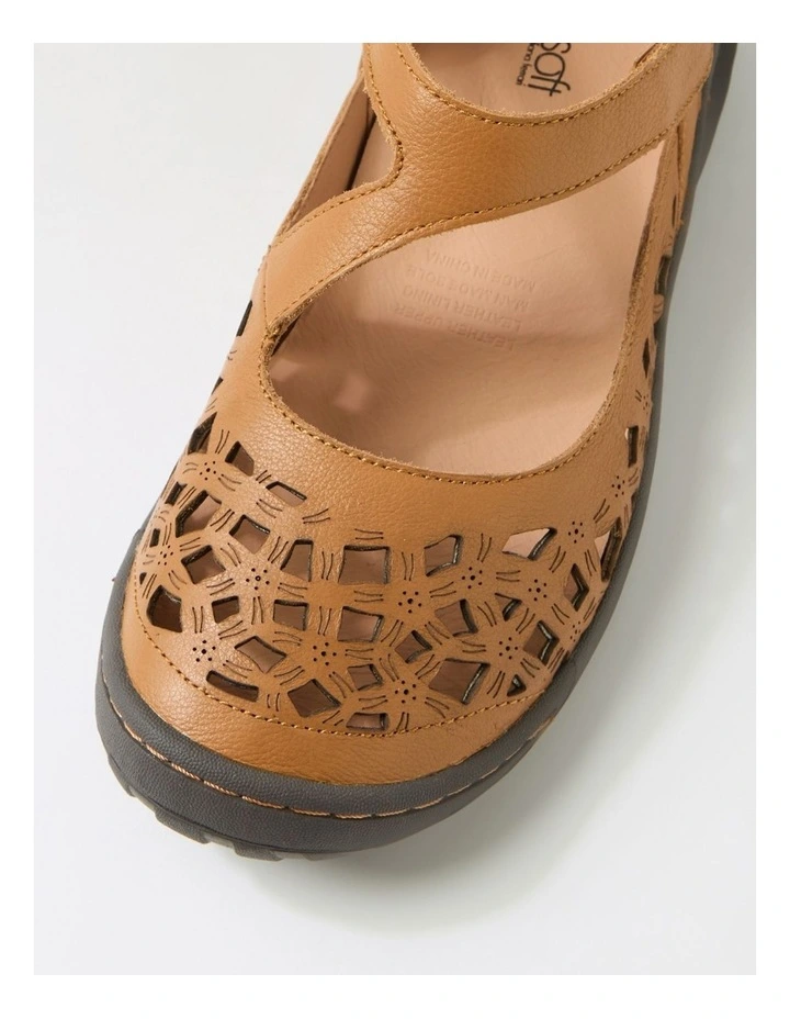 Teasi Tan Dark Brown Leather Flat Shoes image 4