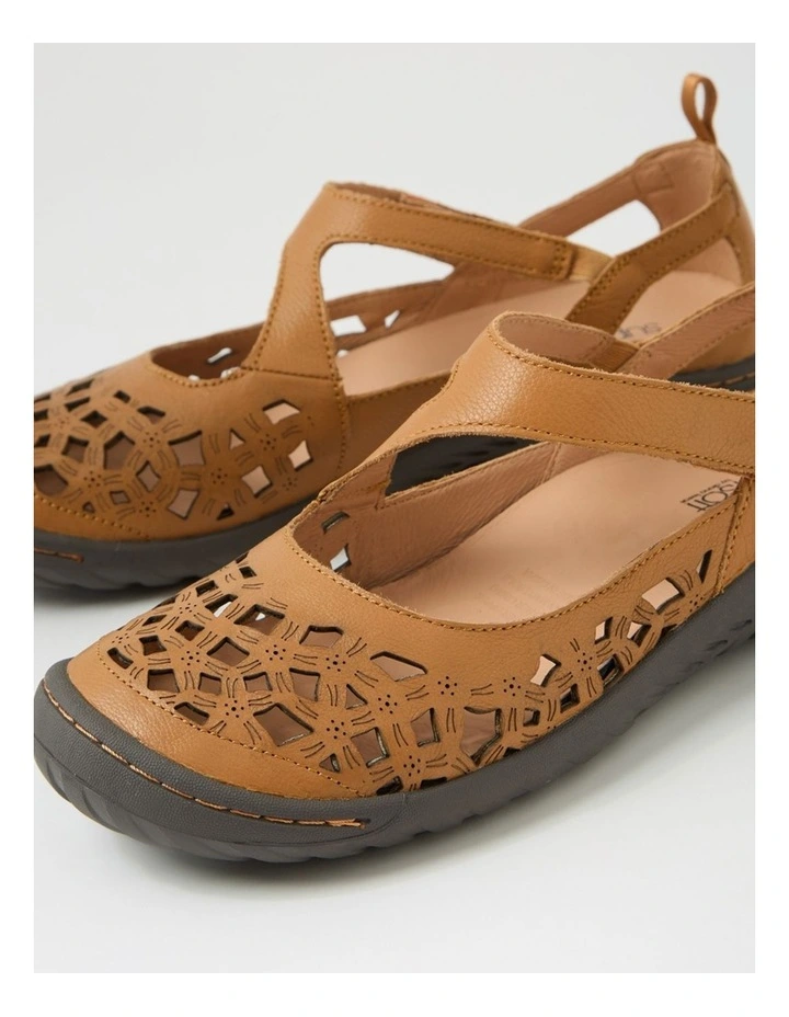 Teasi Tan Dark Brown Leather Flat Shoes image 5