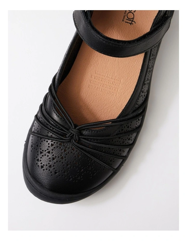Tayie Black Leather Flat Shoes image 4