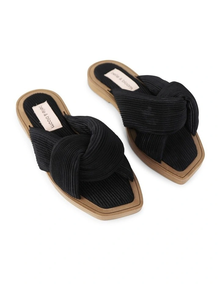 Oblivion Slides in Black image 3