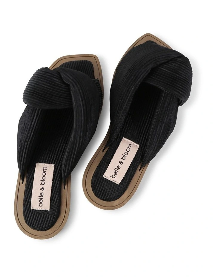 Oblivion Slides in Black image 5