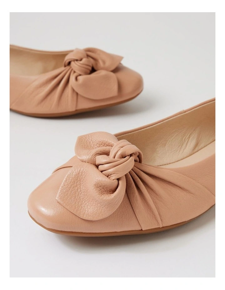 Ulrich D Dark Nude Leather Flat Shoes image 5